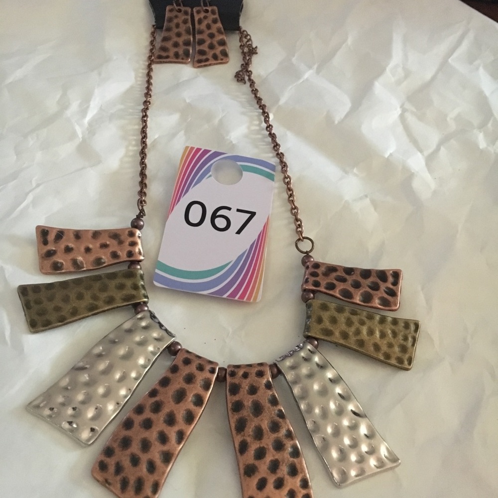 Neck & Earring Set